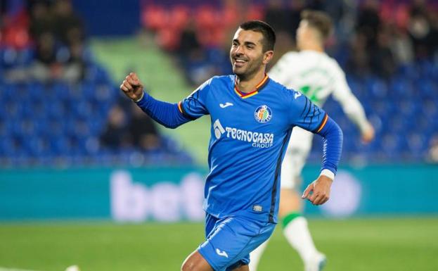 Ángel celebra uno de sus goles al Córdoba.