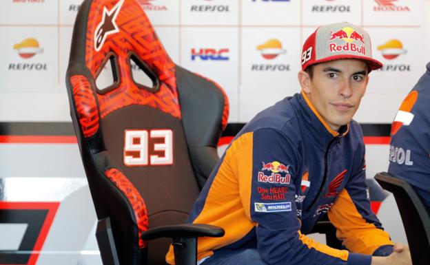 Marc Márquez en los boxes del circuito de Cheste, Valencia