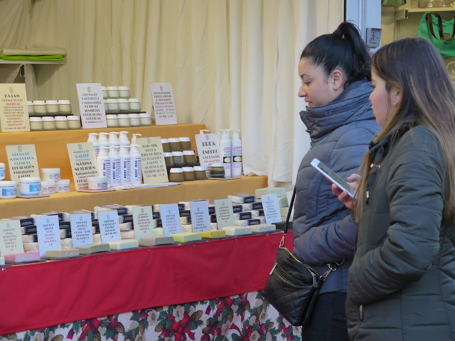 Fotos: Inauguración de la la I Feria de Artesanía y Regalo Navideño