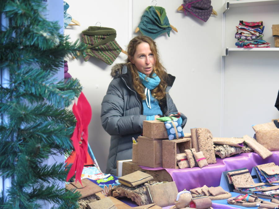 Fotos: Inauguración de la la I Feria de Artesanía y Regalo Navideño