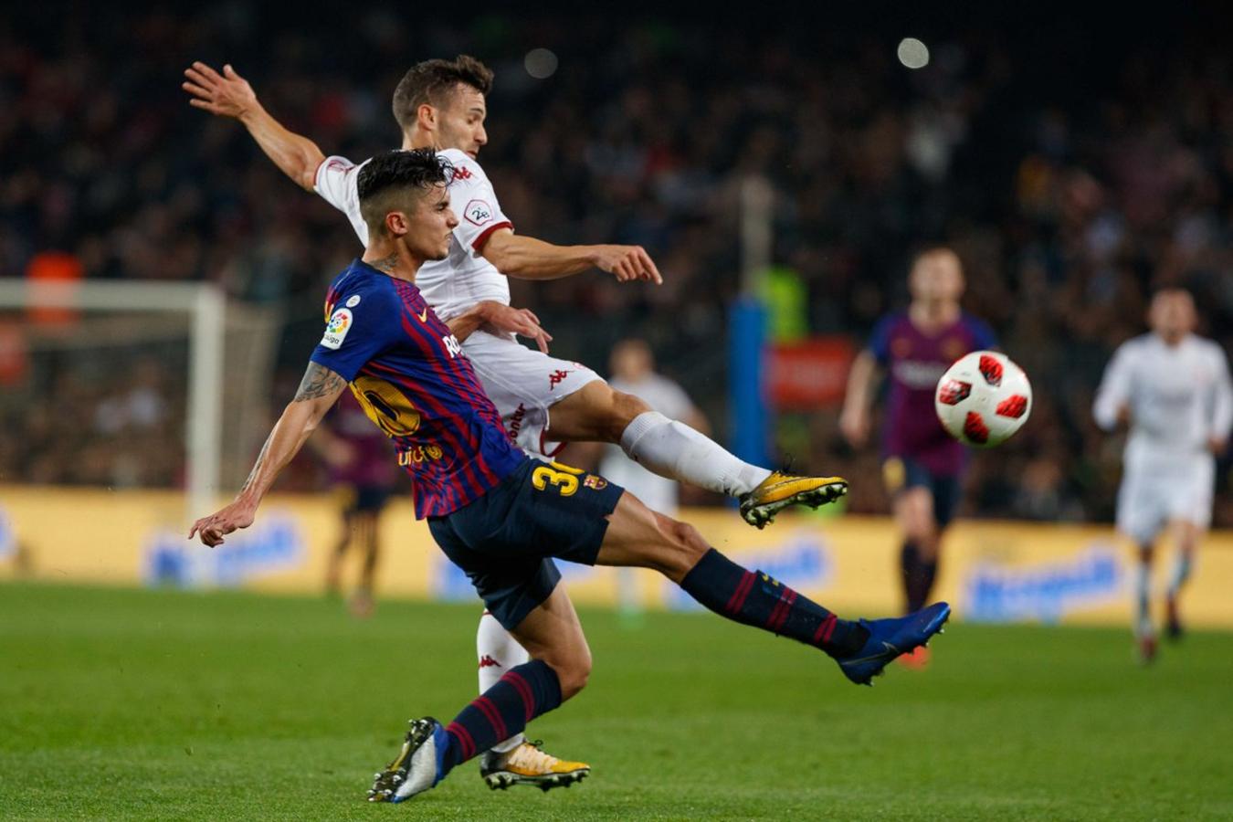 Fotos: El histórico partido de la Cultural en el Camp Nou