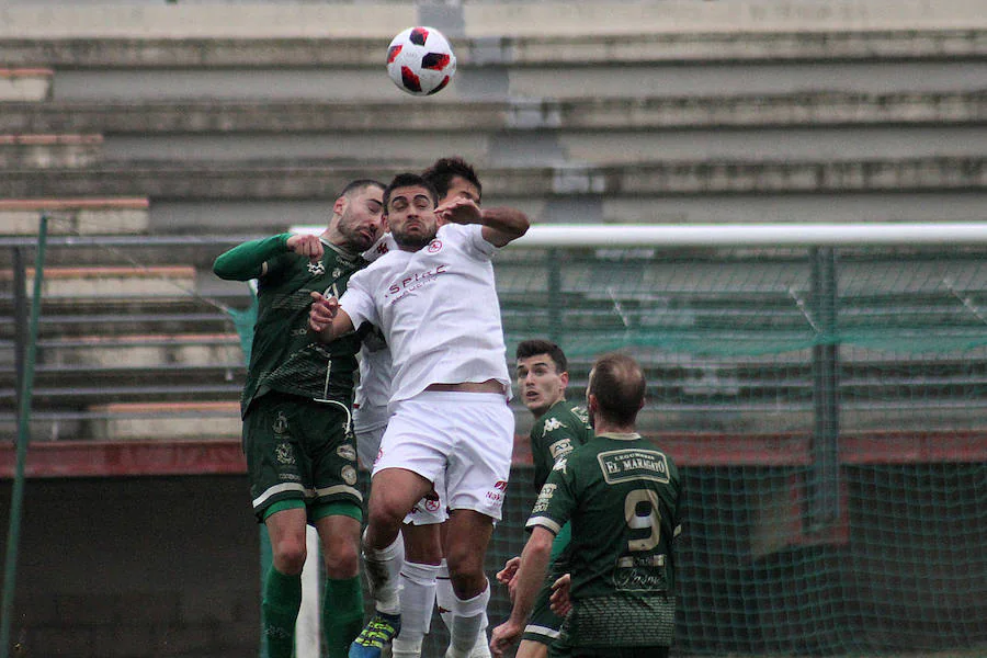 Fotos: Las imágenes del derbi entre Júpiter y Atlético Astorga