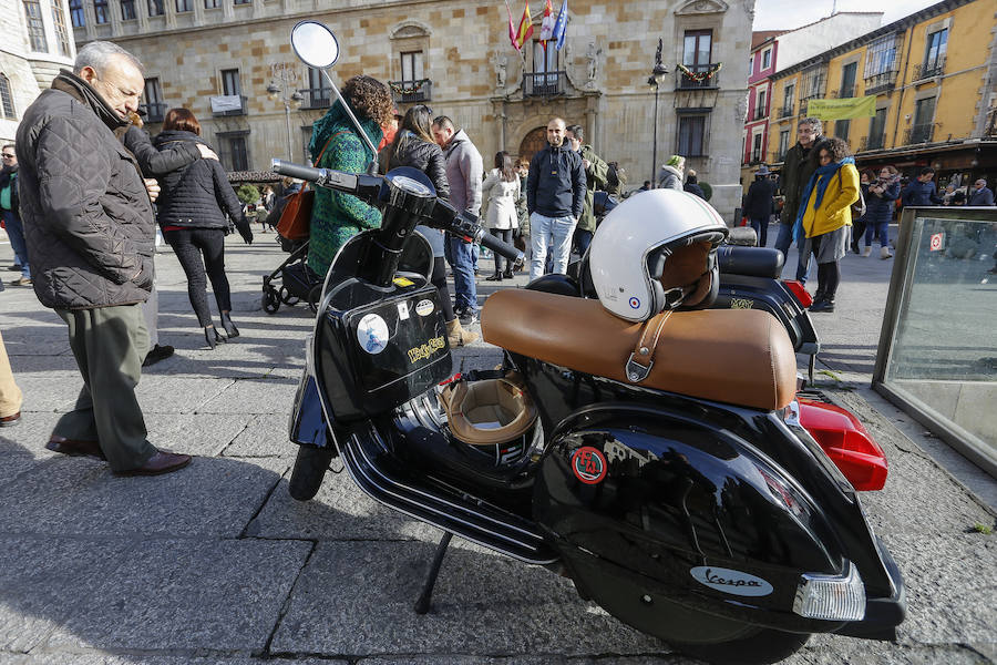 Fotos: Concentración de scooters en el Purple Weekend