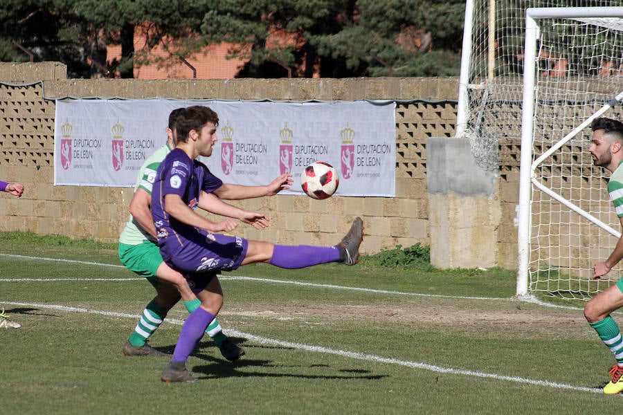 Fotos: La Virgen y Cristo Atlético firman las tablas (2-2)