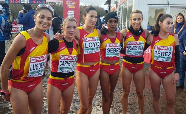 Equipo español sénior femenino, con Nuria Lugueros a la izquierda.