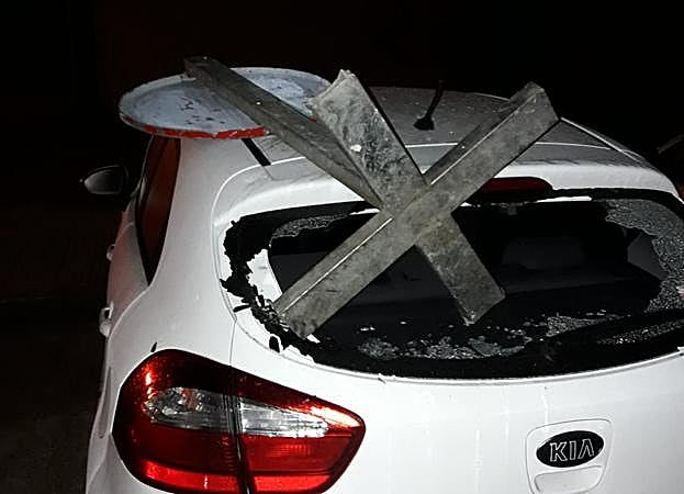 Estado del vehículo que fue objeto de un acto de vandalismo. 