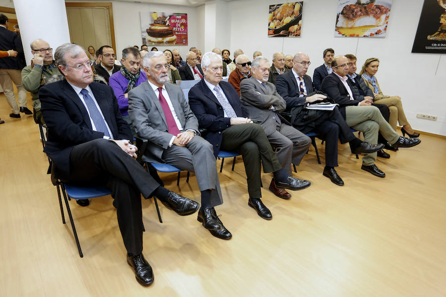 Fotos: Pilar del Olmo interviene en la jornada &#039;León, camino de una reindustrialización necesaria&#039;