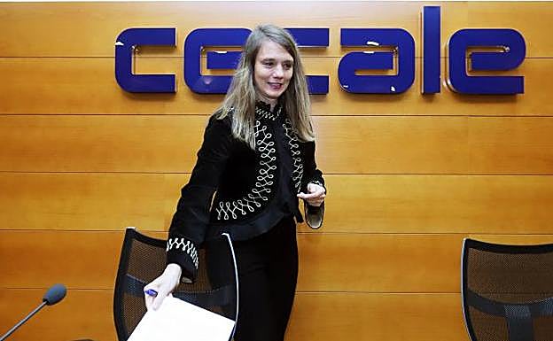 Ángela de Miguel, en la presentación del informe.