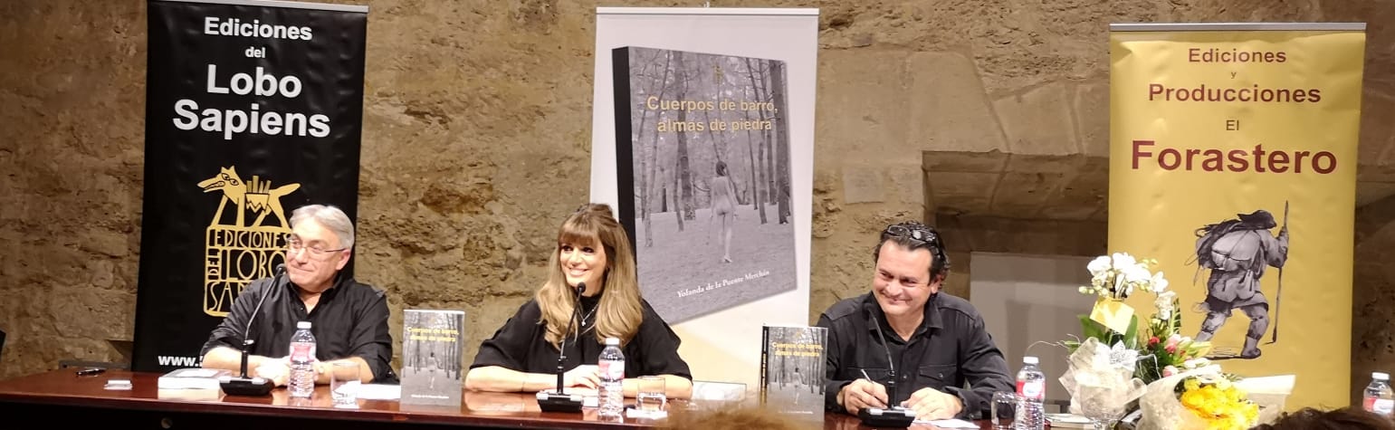 El Palacio Conde de Luna congregó a más de un centenar de personas para descubrir de manos de su autora las entrañas de este libro