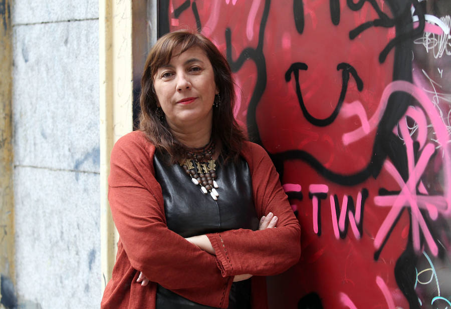 Fotos: La escritora leonesa Ana Cristina Herreros