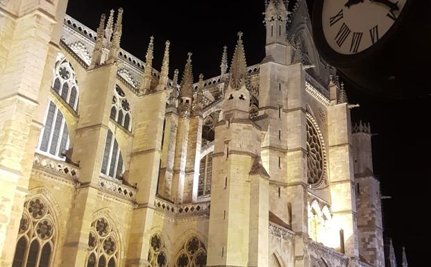 Herido grave un joven de 20 años por arma blanca en una reyerta a los pies de la Catedral en la madrugada de Navidad