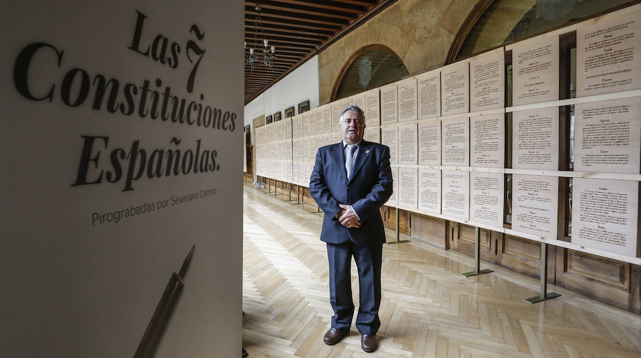 Fotos: Severiano Camino, pirografista profesional y autor, entre otros trabajos, de la exposición &#039;Las 7 Constituciones Españolas