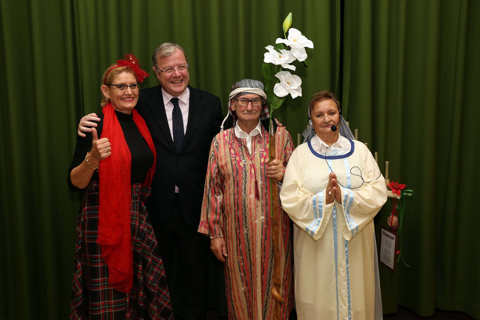 Fotos: Silván visita la Residencia de Mayores &#039;Virgen del Camino&#039;