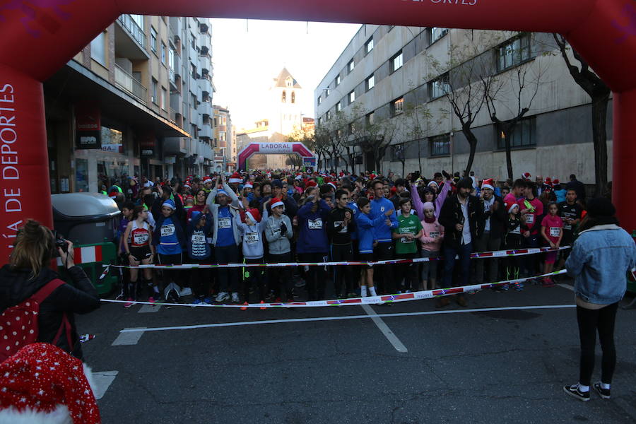 Fotos: La San Silvestre popular vuelve a llenar León de diversión