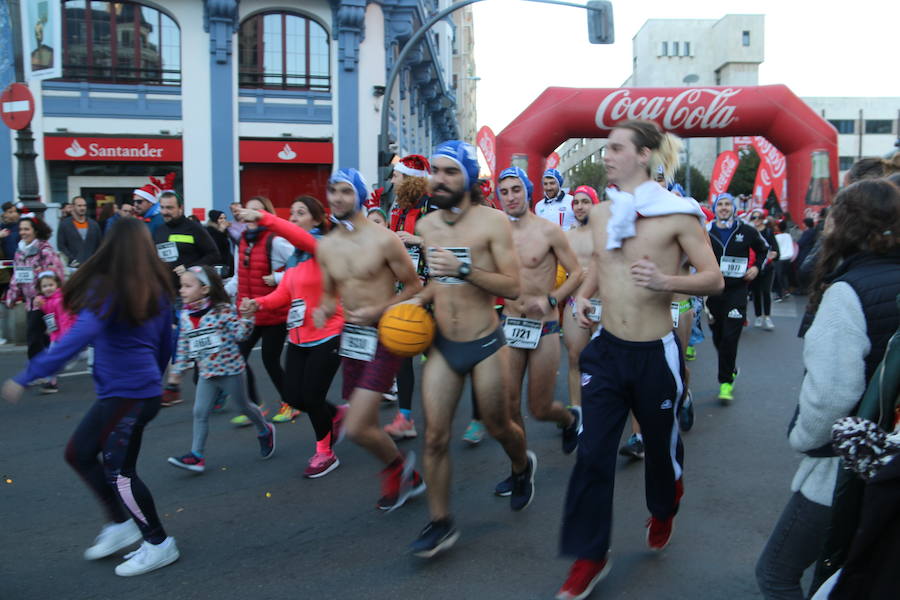 Fotos: La San Silvestre popular vuelve a llenar León de diversión