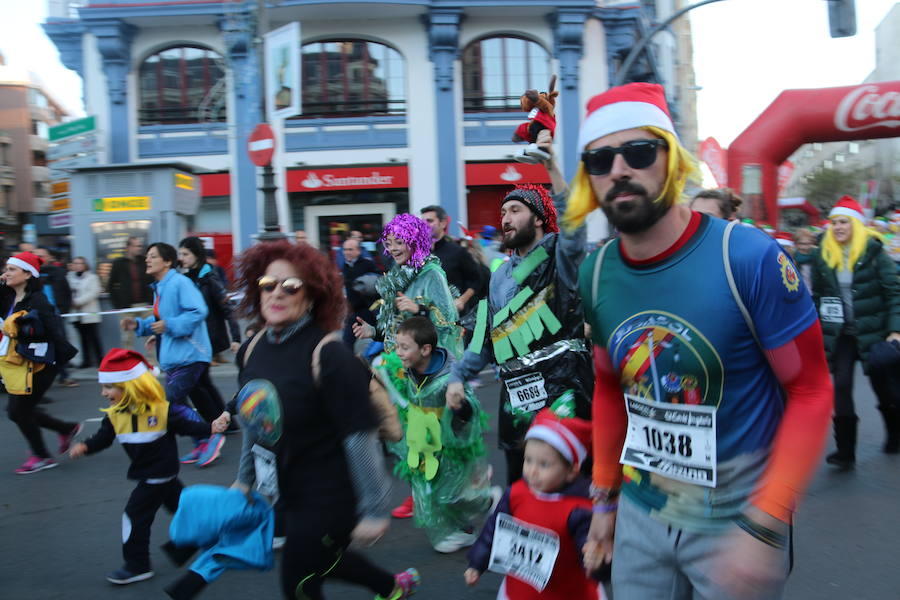 Fotos: La San Silvestre popular vuelve a llenar León de diversión