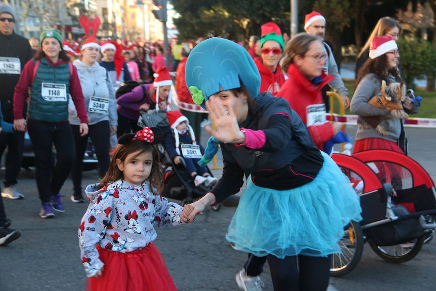 Fotos: La San Silvestre popular vuelve a llenar León de diversión