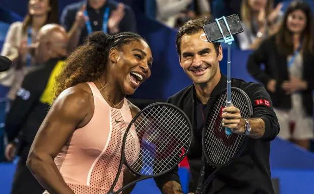 Serena Williams y Roger Federer, tras su duelo en un dobles mixto de la Copa Hopman.