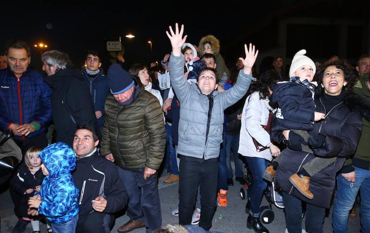 Fotos: El Mago Chalupa pone la magia junto a los Reyes Magos en Ponferrada