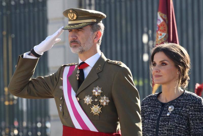 Los Reyes de España, Felipe VI y doña Letizia, presidieron la tradicional Pascua Militar junto a los ministros de Defensa y del Interior, Margarita Robles y Fernando Grande-Marlaska