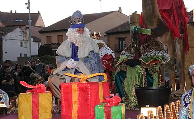 Los Reyes Magos recorrieron la localidad.