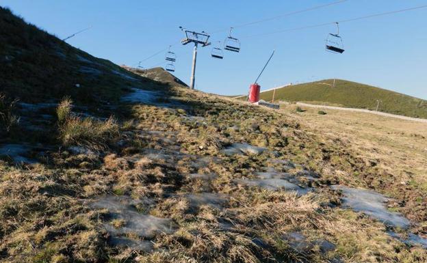 La estación de Pajares, sin una gota de nieve.