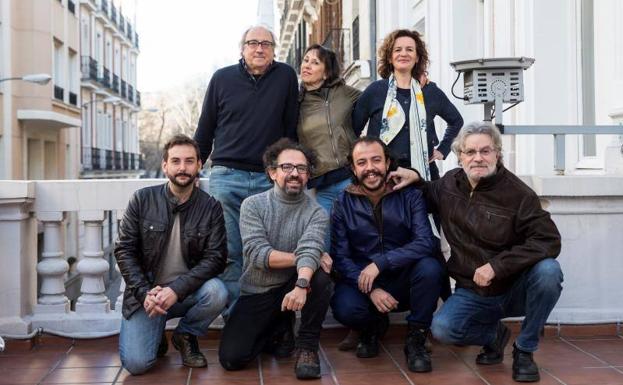 Los miembros de la compañía Els Joglars en Madrid.