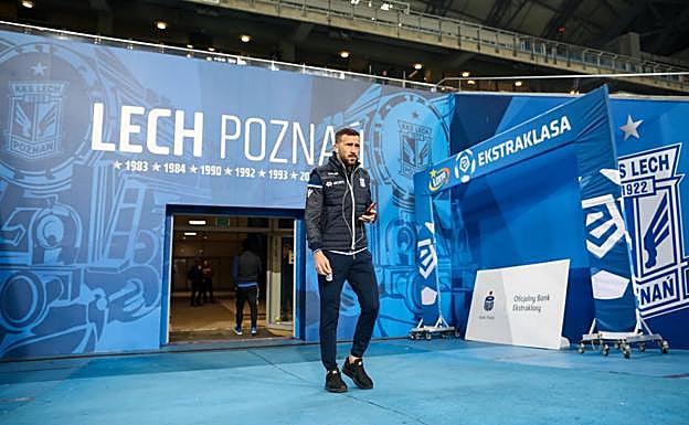Dioni en el estadio del Lech Poznan.