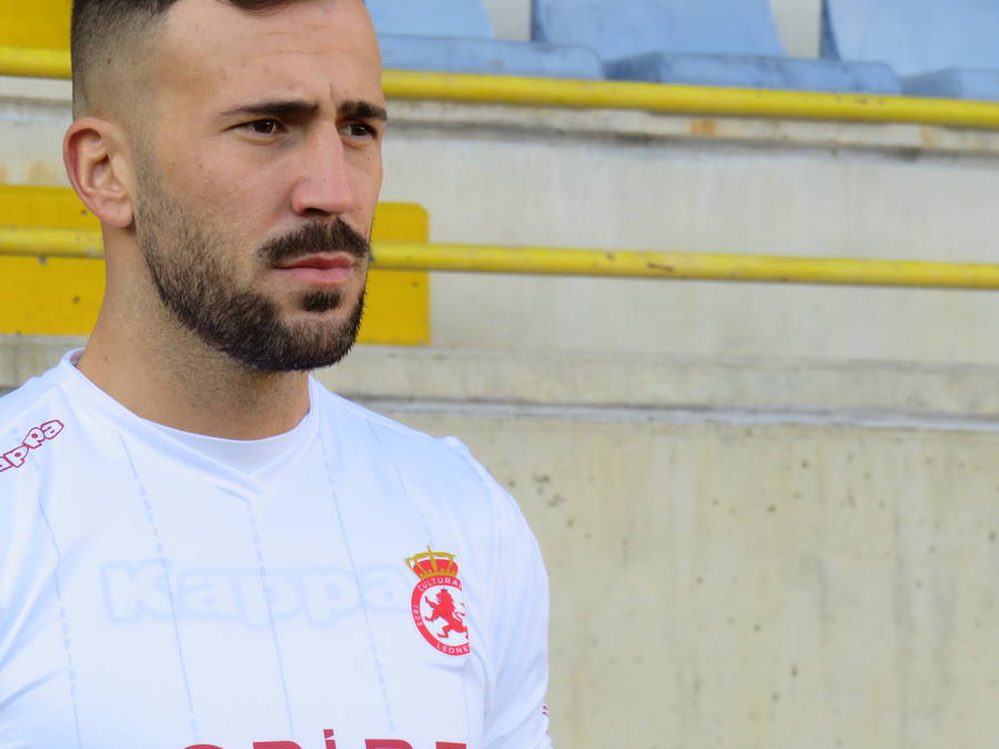 Fotos: Presentación de Dioni Villalba en el Reino de León