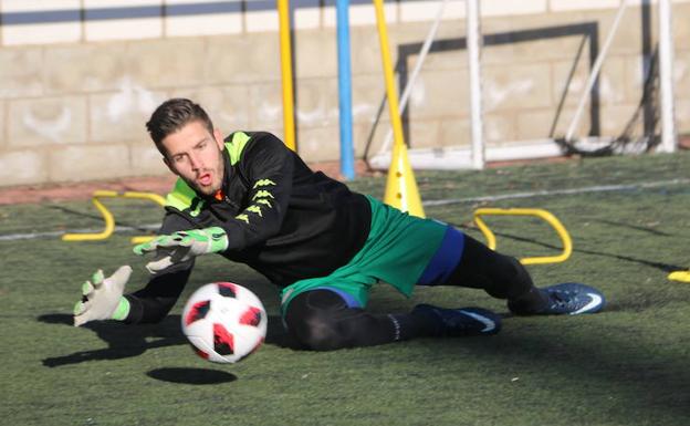 Carlos Morales, en el entrenamiento con la Cultural.