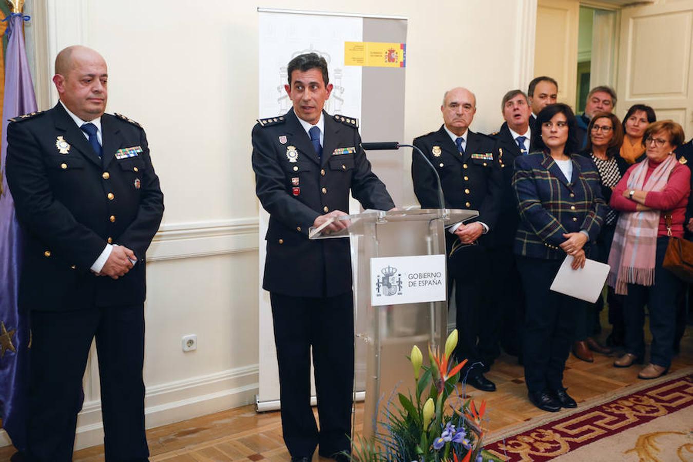 Fotos: El comisario jefe provincial de la Policía Nacional de León toma posesión de su cargo