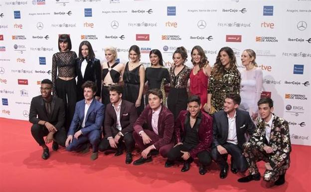 Los concursantes de Operación Triunfo 2018 posan en la alfombra roja de los Premios Forqué. 