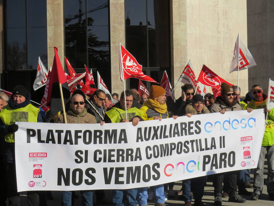 Fotos: Los trabajadores de las Auxiliares de Compostilla se manifiestan en León