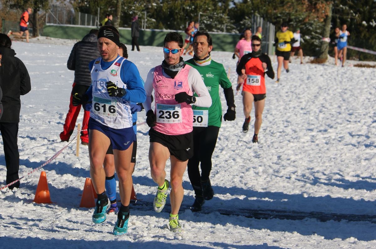 Fotos: Las imágenes del cross popular de San Miguel del Camino