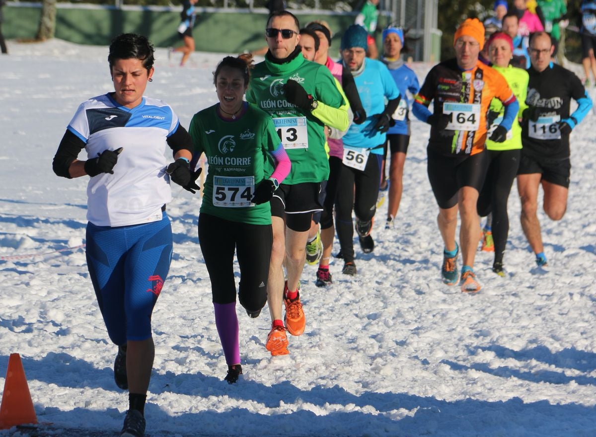 Fotos: Las imágenes del cross popular de San Miguel del Camino