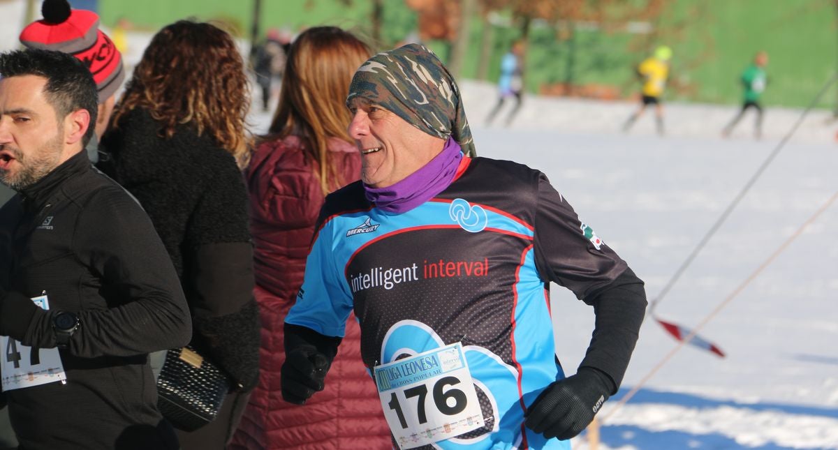 Fotos: Las imágenes del cross popular de San Miguel del Camino