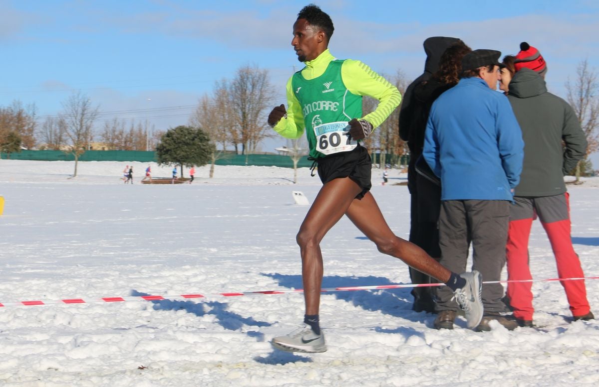 Fotos: Las imágenes del cross popular de San Miguel del Camino