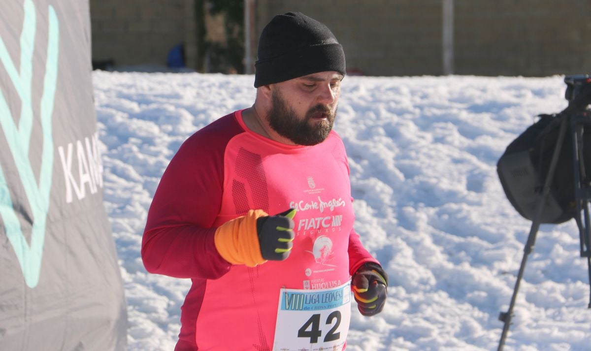 Fotos: Las imágenes del cross popular de San Miguel del Camino