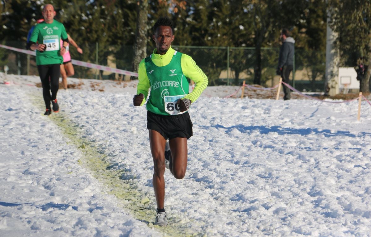 Fotos: Las imágenes del cross popular de San Miguel del Camino