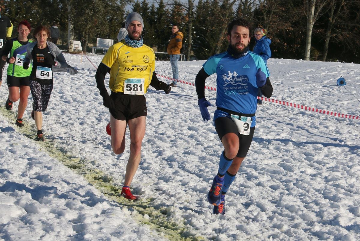 Fotos: Las imágenes del cross popular de San Miguel del Camino