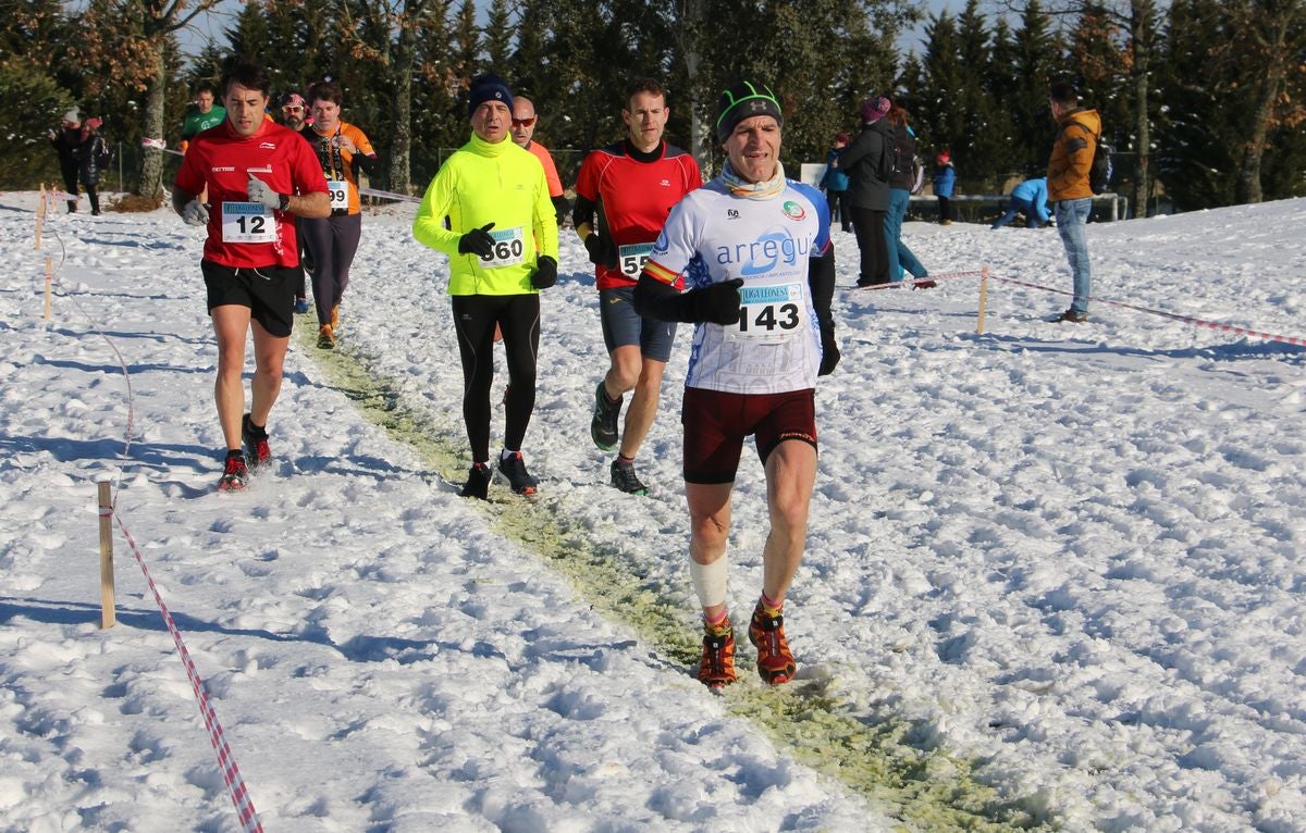 Fotos: Las imágenes del cross popular de San Miguel del Camino