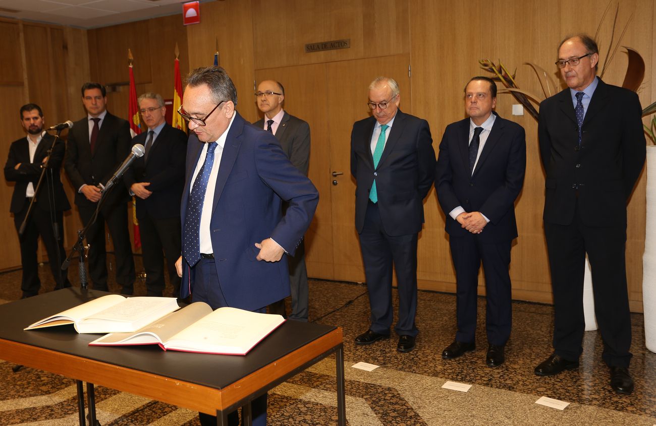 Toma de posesión de Mario Amilivia como nuevo miembro del Consejo de Cuentas que además presidirá