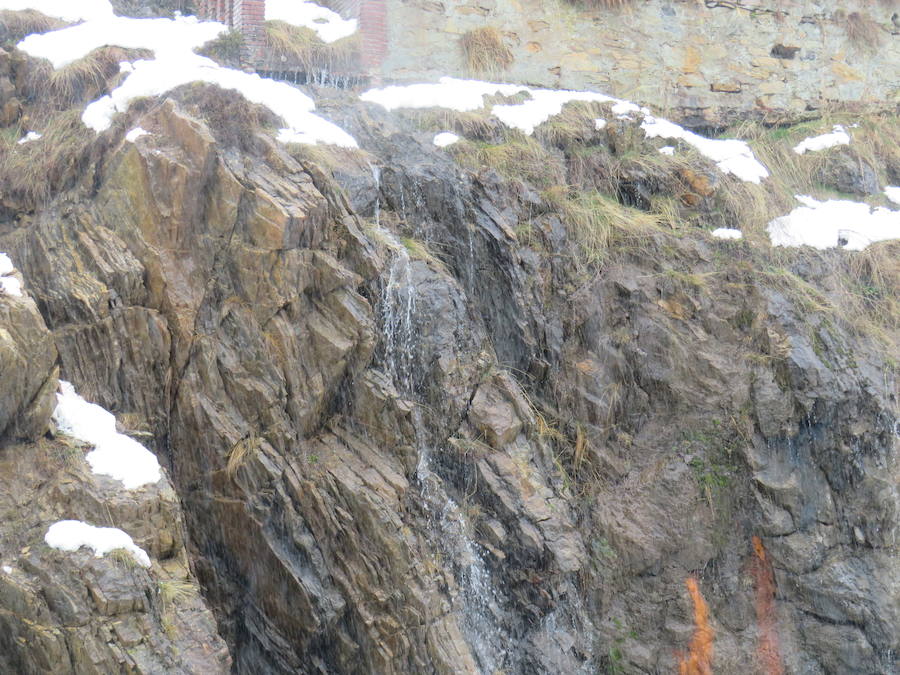 Fotos: León, bajo la nieve... y la lluvia