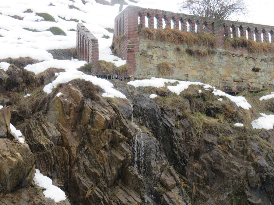 Fotos: León, bajo la nieve... y la lluvia