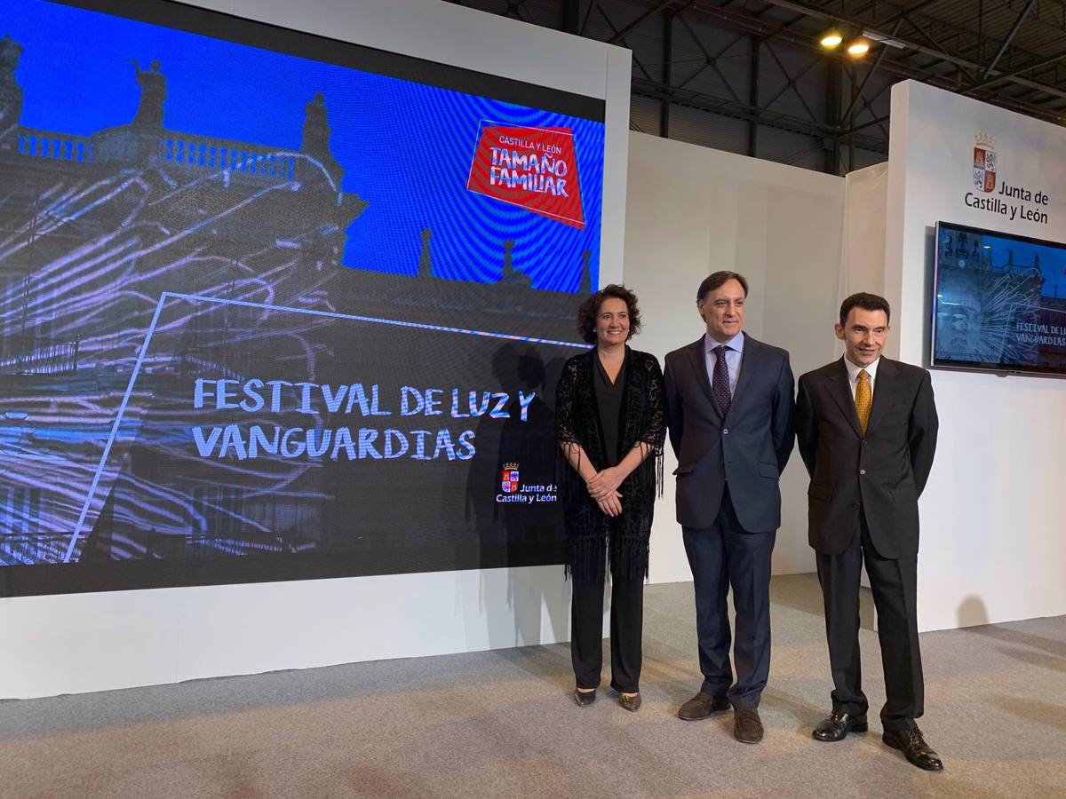 La consejera de Cultura y Turismo, María Josefa García Cirac, el alcalde de Salamanca, Carlos García, y el director del festival, Alberto Mariñas, presentan el festival de La Luz y Vanguardias.