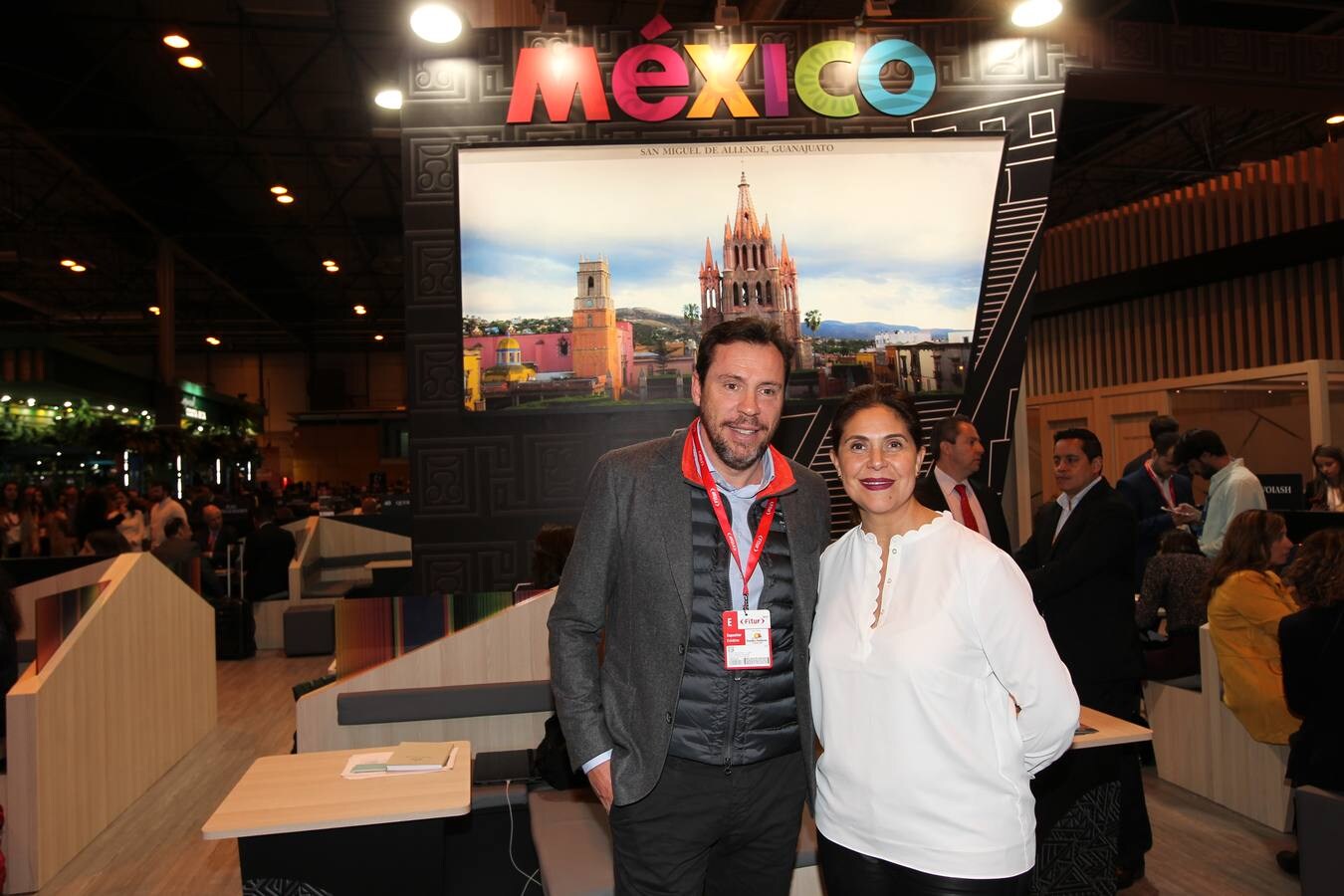 El alcalde de Valladolid, Óscar Puente, junto a la secretaria de Estado de Turismo del estado de Guanajuato (México).