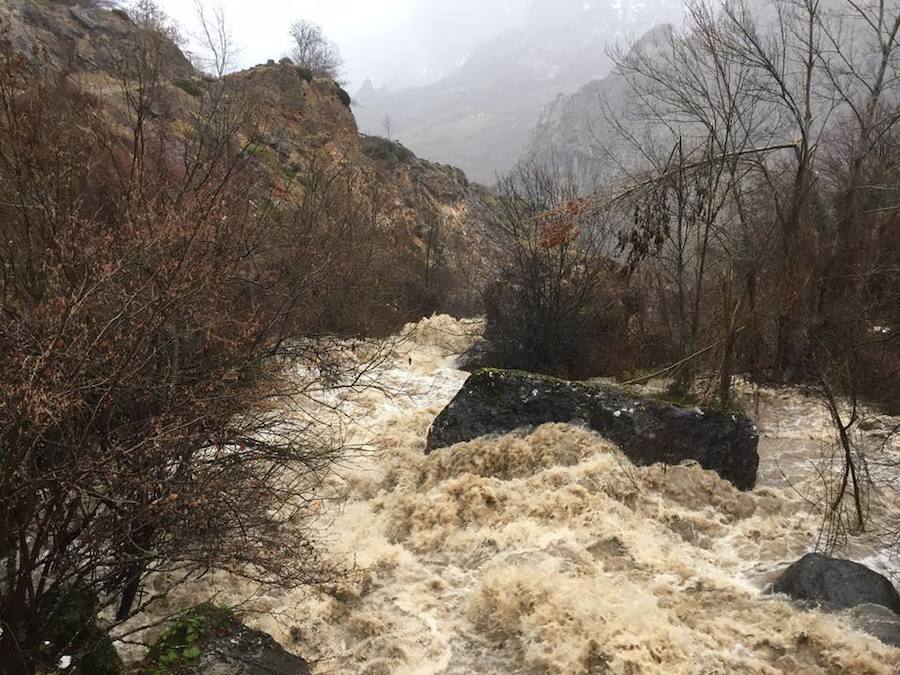 Fotos: La riada sorprende al valle de Valdeón