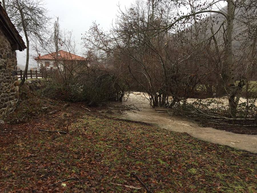 Fotos: Problemas con el Cares en Valdeón