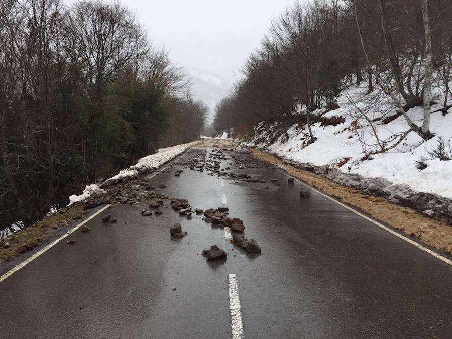 Fotos: Problemas con el Cares en Valdeón