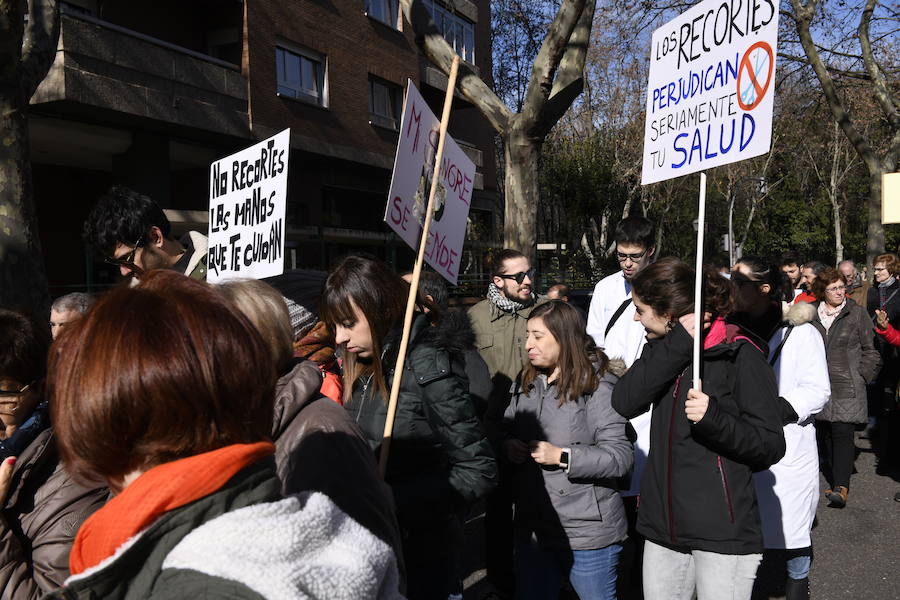 Fotos: Manifestación en Valladolid en defensa de la sanidad pública de Castilla y León